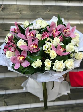 Букет цветов из: Розы и Хризантемы в Ревде Свердловской области