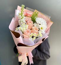 Букет цветов из:  Хризантемы и Розы в Ревде Свердловской области