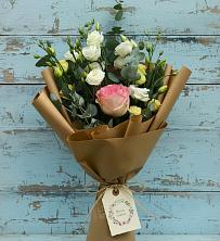 Букет цветов из:  Розы и Лизиантусы в Ревде Свердловской области