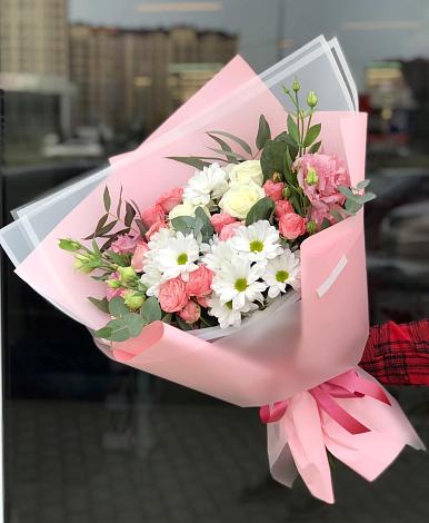 Букет цветов из: Розы, Лизиантусы и Хризантемы в Ревде Свердловской области